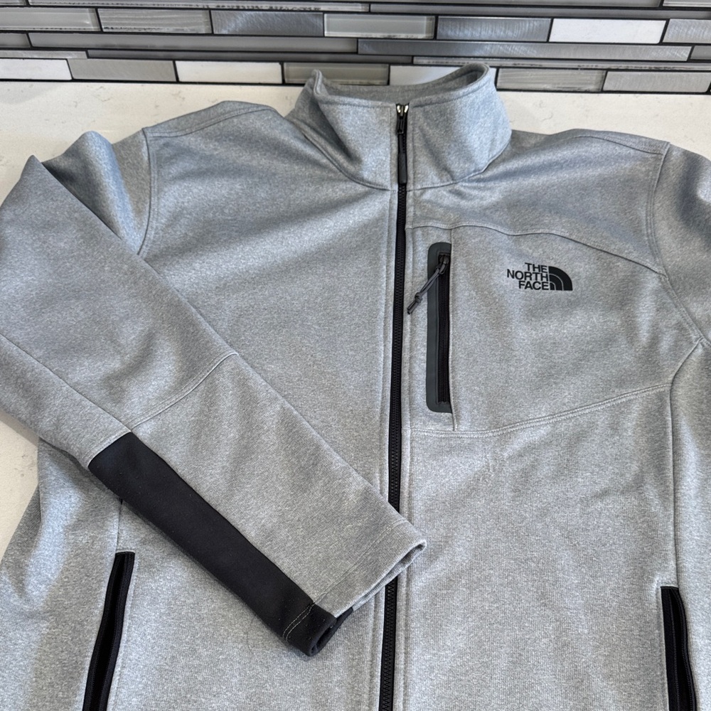 The North Face Men's Light Gray Performance Jacket